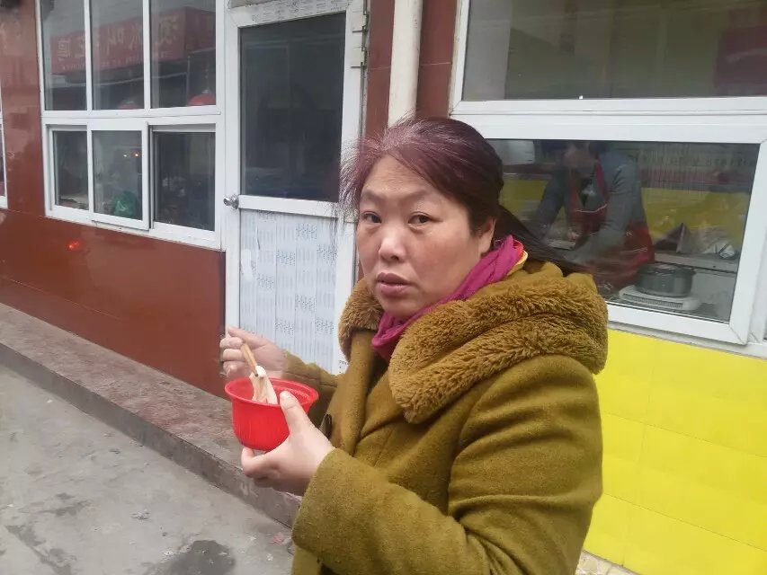 周口客戶和阜陽客戶前來考察燴面機(jī)設(shè)備