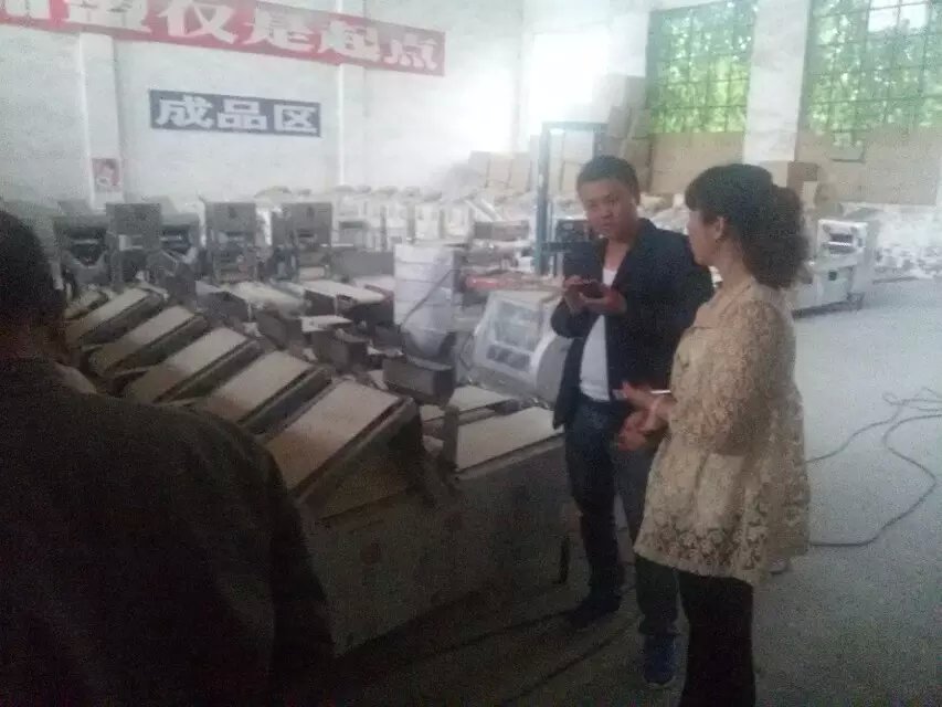 王先生咨詢燴面機各個不同型號的區(qū)別