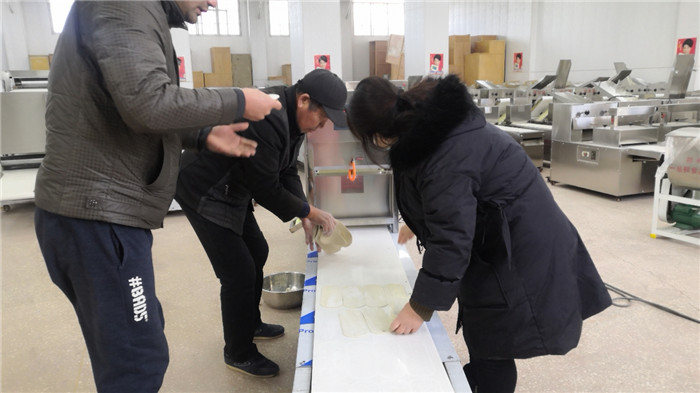 講解燴面機(jī)使用事項(xiàng)